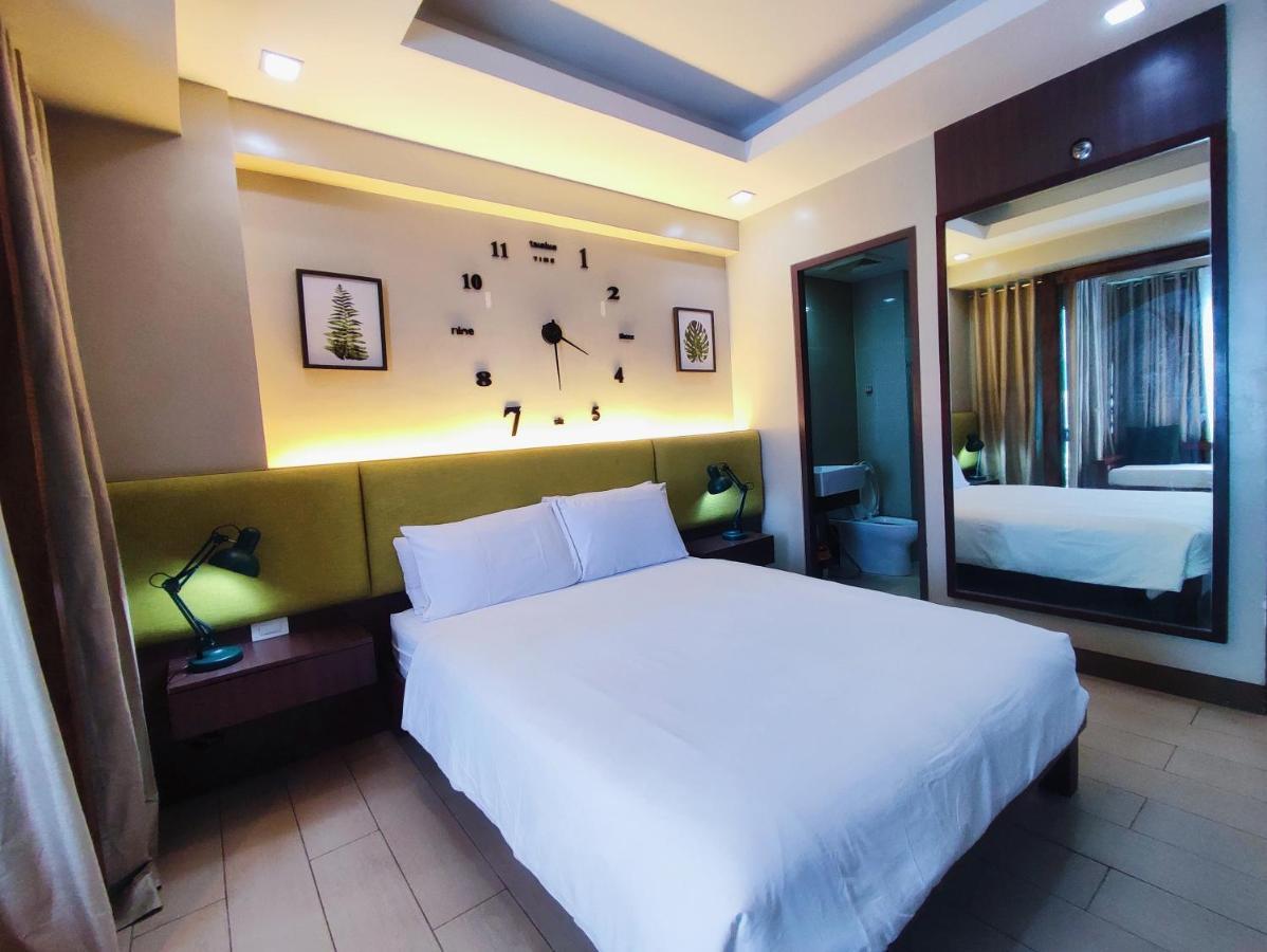 Two Palmtree Villas Newport Boulevard Near Naia 3 Pasay City 马尼拉 外观 照片