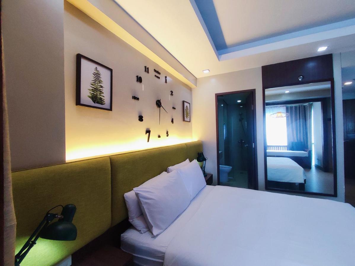 Two Palmtree Villas Newport Boulevard Near Naia 3 Pasay City 马尼拉 外观 照片